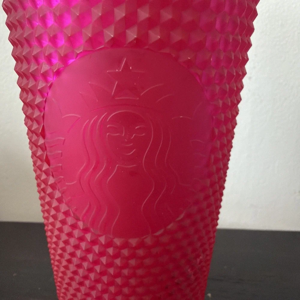 2021 STARBUCKS Studded HOT PINK TUMBLER 24 oz *no‎ straw